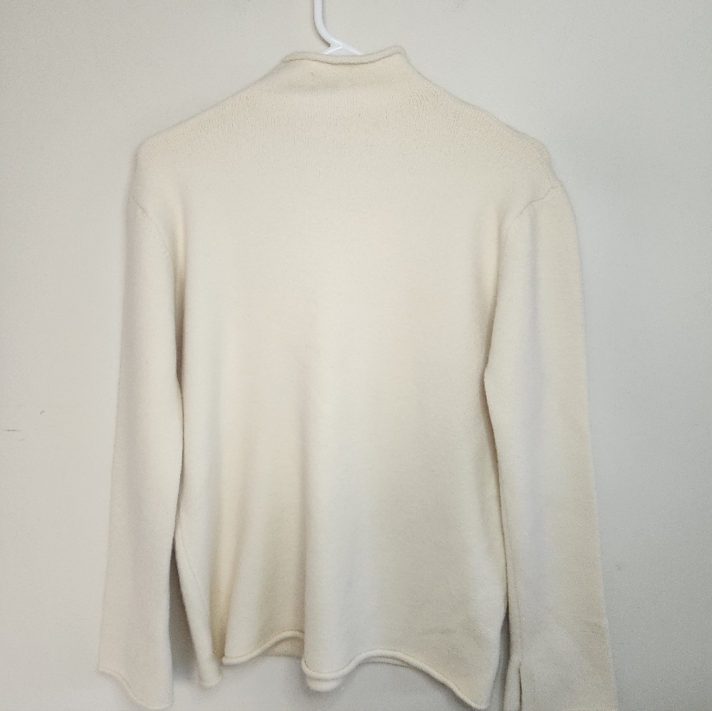 Main Strip Cream Turtleneck Sweater - Picture 4 of 9